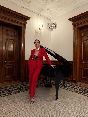 The Claudia Limited Edition – Power in Red