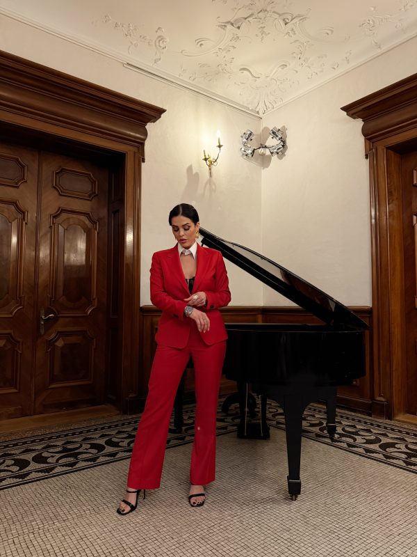 The Claudia Limited Edition – Power in Red