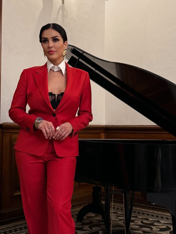 The Claudia Limited Edition – Power in Red